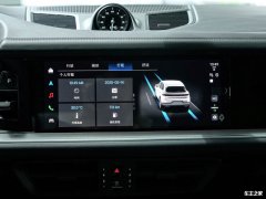 而这款保时捷出产的S无论是外正在仍是内正在